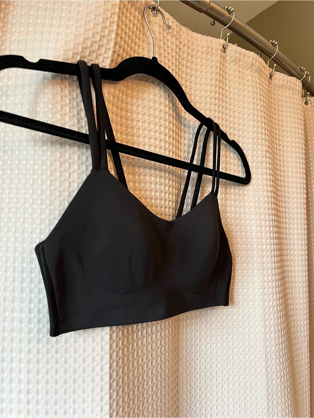 Lululemon Like a Cloud Bra - Size 6 - B/C Cup - Black - Picture 4 of 7
